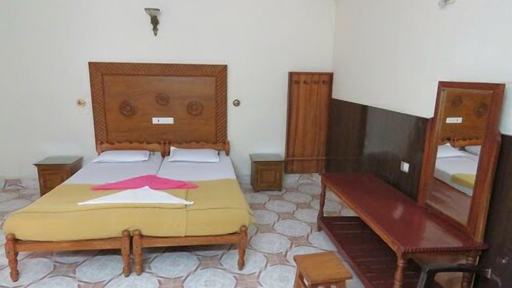 Jungle Palace Homestay 提喀迪 外观 照片